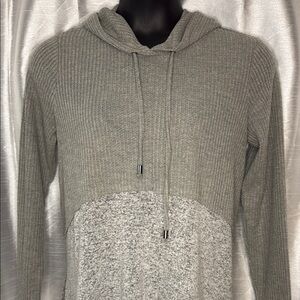 BKE Knit Waffle High Low Women’s Large Pieced Raw Edge Gray Pullover Hoodie